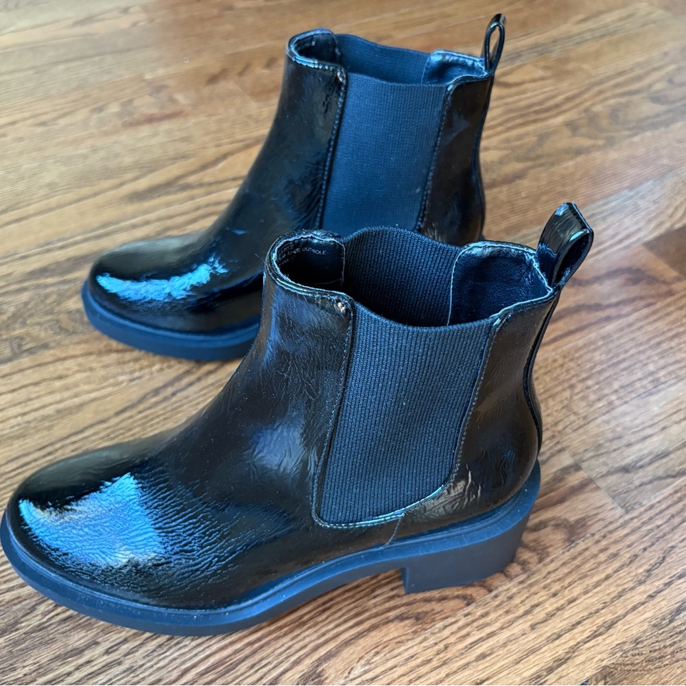 Andre Assous Gemma New in box
Patent leather Gemma size 8.5
New in box
Unworn - Picture 4 of 8